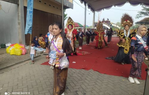 Pawai Budaya HUT Mahabbatur Rasul ke-22 Dusun Belut Desa Ngumpul Berjalan Meriah dan Tertib