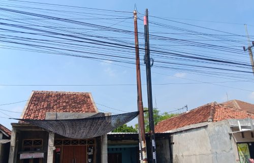 Diragukan Legalitas Pemasangan Tiang Fiber Optik Milik PT Mega Akses Persada