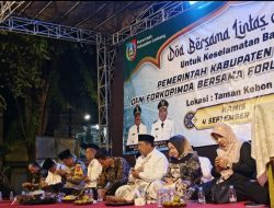 Pertama Kalinya, Pengajian Pemkab Jombang Digelar di Ruang Terbuka, Masyarakat Guyub