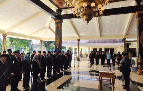 Sebanyak 25 Pejabat Manajerial Dilantik : Bupati Jombang Warsubi Tekankan Profesionalisme Dan Pelayanan Berkualitas