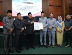 Rapat Paripurna DPRD Jombang Setujui Raperda BPR Jombang Menjadi Perda