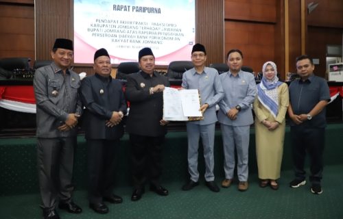 Rapat Paripurna DPRD Jombang Setujui Raperda BPR Jombang Menjadi Perda