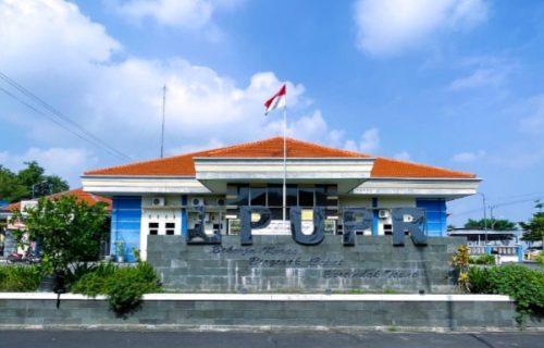 Polemik Pemasangan Tiang Fiber Optik di Jombang : PUPR Angkat Bicara
