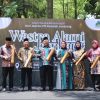 Pesona Wastra Alami Di Pasar Barongan Menandai Pembukaan Jombang Fest 2025 Dalam Rangka Hari Jadi Pemkab Jombang Ke 115