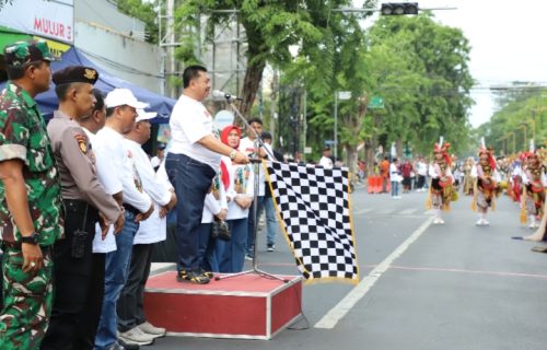 Warsubi Buka Acara Jombang Culture Marching Competition Dalam Rangka Hari Jadi Ke-115