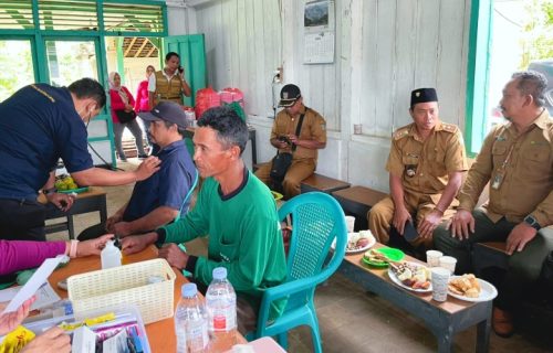 Perum Perhutani KPH Jombang Bersama RSUD Gelar Cek Kesehatan Gratis untuk Tenaga Kerja Sadap Getah Pinus
