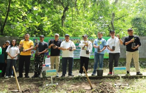 Jombang Tanam 500 Pohon dan Tebar 1.200 Benih Ikan, Wujudkan Ekoteologi dalam Peringatan HMPI dan HAB Kemenag ke-80