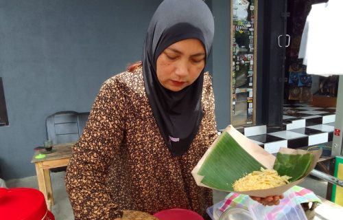 Kuliner Nasi Ampok, Pecel Punten, Dan Sompil Bisa Ditemui Di Gedog Kota Blitar.