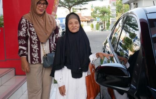 Kisah Inspiratif Bu Sulasih: Setia Menabung di Bank Jombang, Raih Berkah di Masa Tua