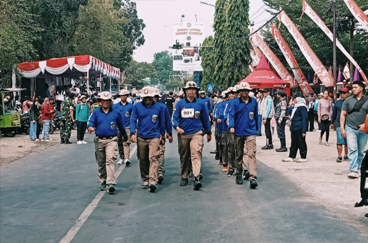 Perkuat Kebersamaan, Satpol PP Jombang Meriahkan Gerak Jalan ROJO 2026