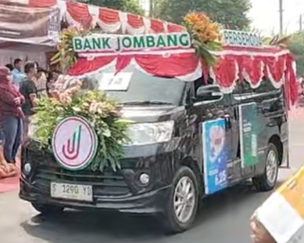 Kreasi Merah Putih Bank Jombang Warnai Semarak Karnaval Kemerdekaan Jombang